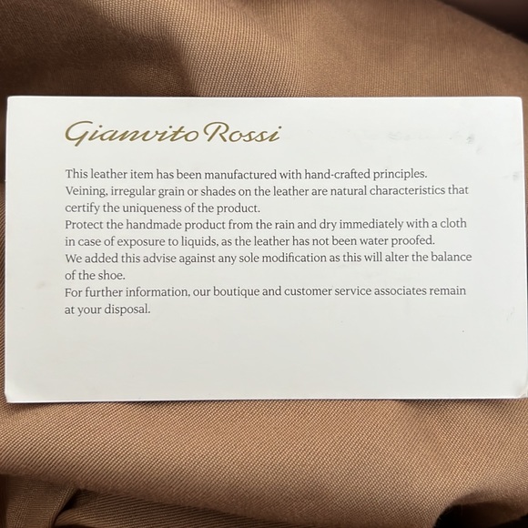 Gianvito Rossi, Alise silver mules. Gently used. Fits a true size 8 in women’s. - Picture 8 of 8